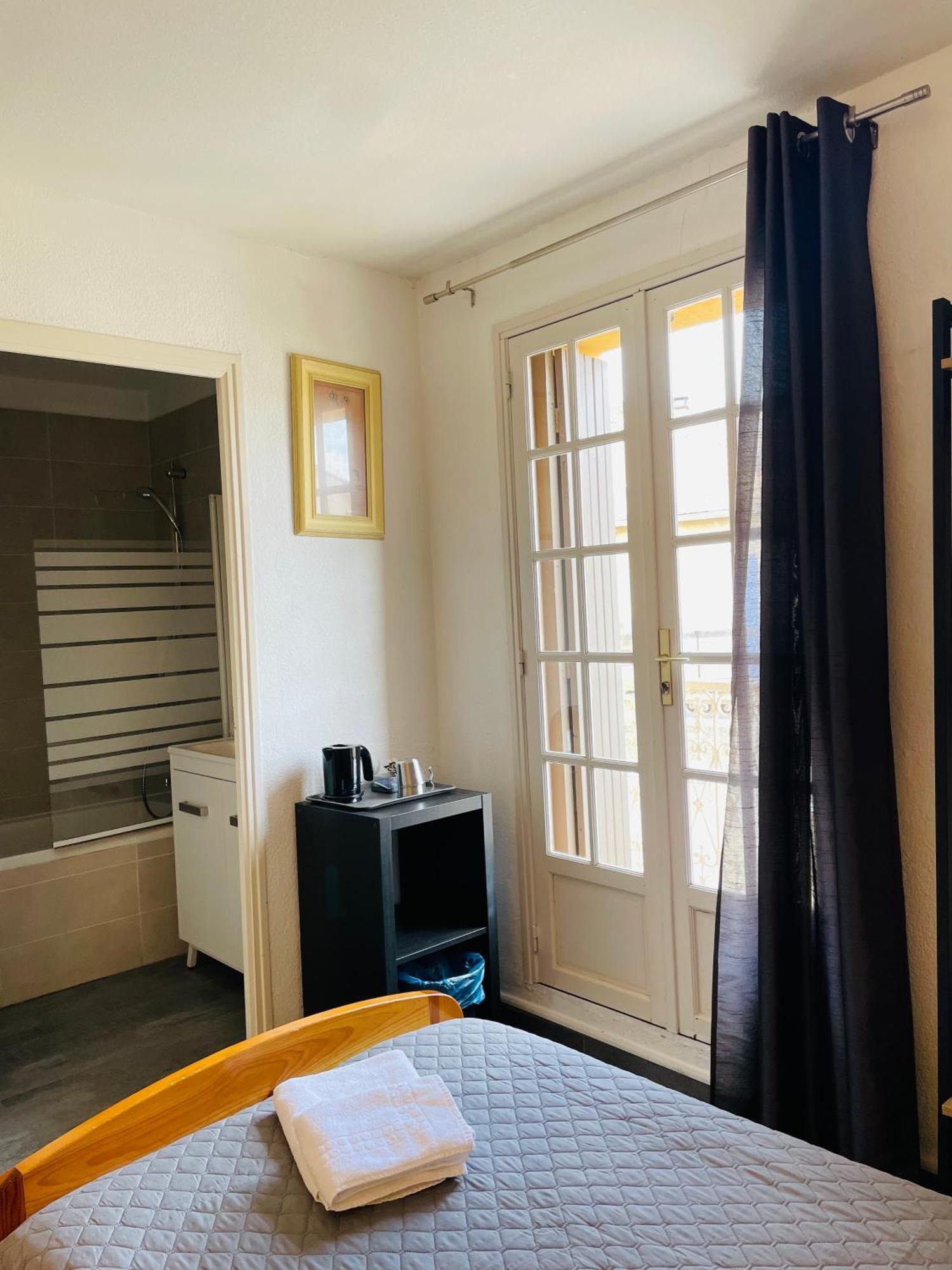 Hotel L'Escale Aigues-Mortes Dış mekan fotoğraf